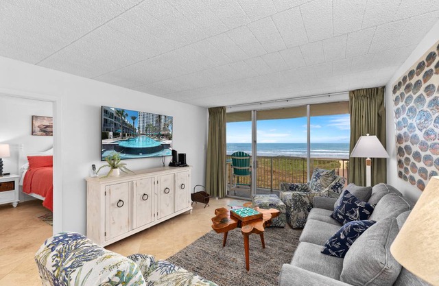 Condo ∙ 2 bedrooms ∙ 6 guests