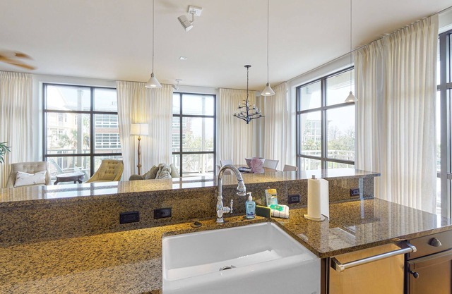 Condo by the Bay w/ A/C, a Balcony, & Free WiFi plus Shared Pool & Beach Access