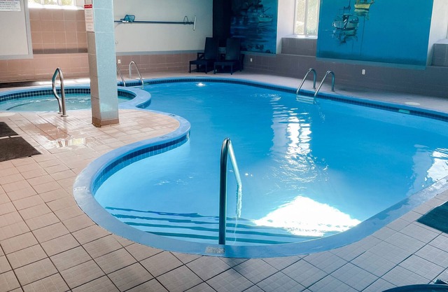 Condo sur le Memphrémagog Avec Piscine et spa