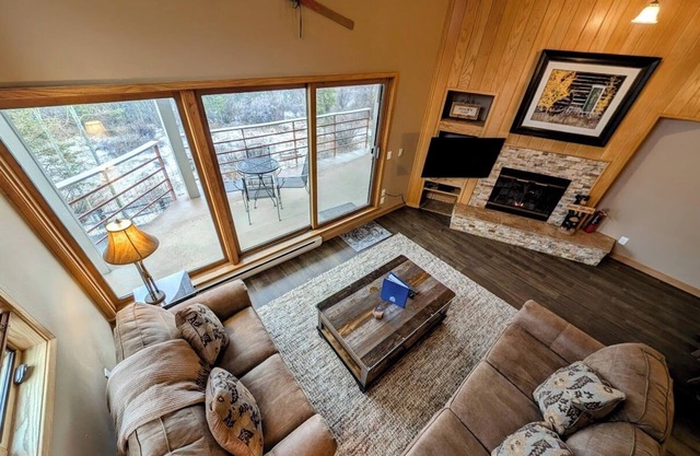 Condo with a view and quick walk to the slopes