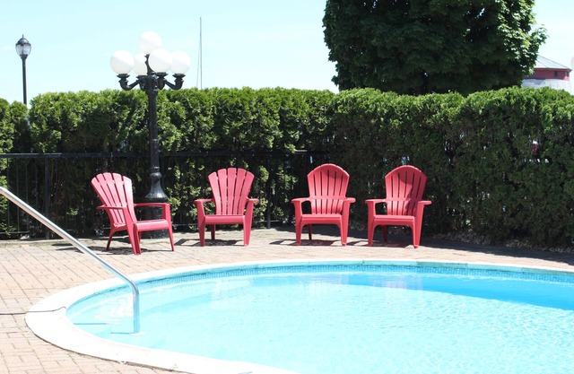 Confederation Place - Hotel