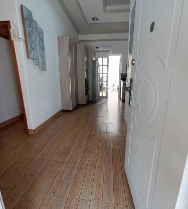 Confortable y hermosa casa en conjunto cerrado a 5 minutos de La Universidad de Carabobo y 10 de la zona centrica Valencia con todos los serivicios cerca