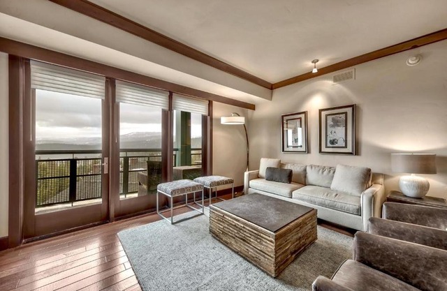 Constellation Residences - 3 Bedroom Penthouse Condo