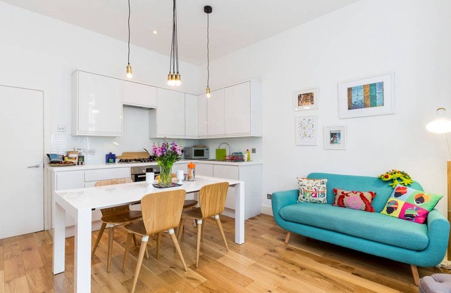 Contemporary 2 bed 2 Bath Maida Vale Home