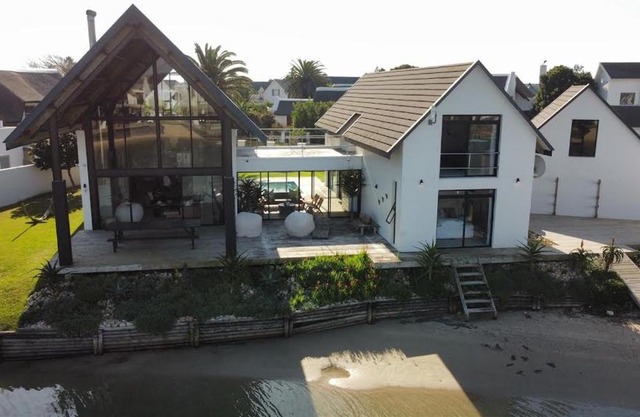 Contemporary Cool on the canals