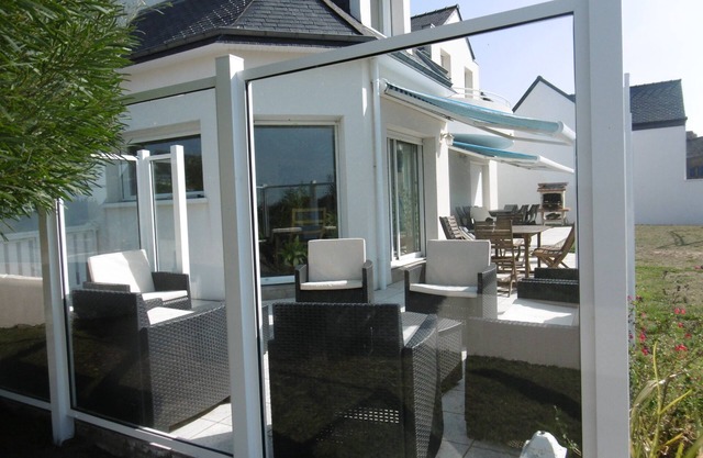 Contemporary Large House (10-12) 500m Kerhillio Beach