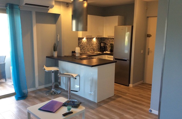 Contemporary studio completely renovated