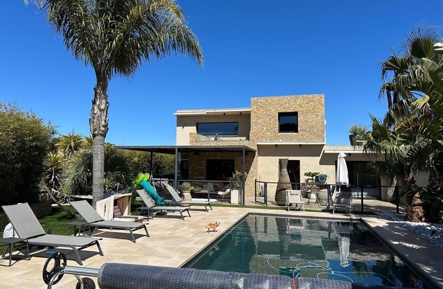 Contemporary villa