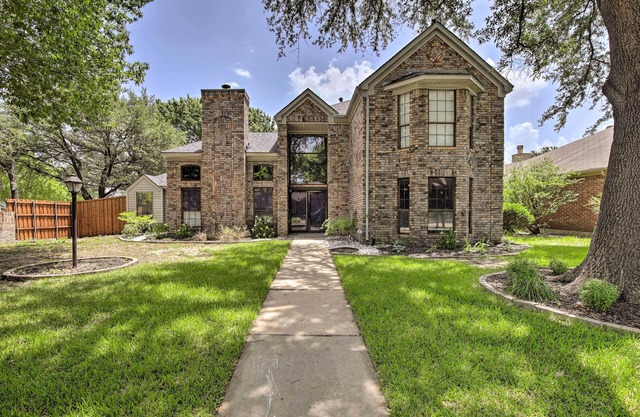 Convenient Allen Retreat, 2 Mi to Downtown!