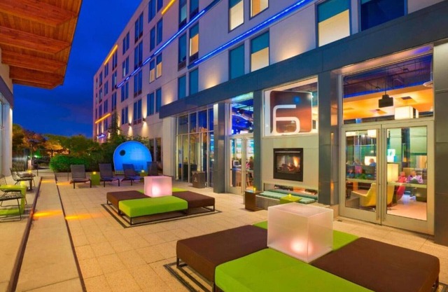Convenient Hotel Near PDX Airport