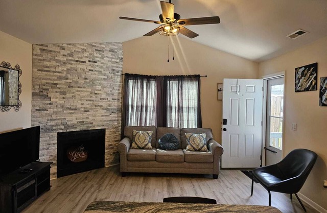 Convenient Modern Villa, 3 beds, Near Everything