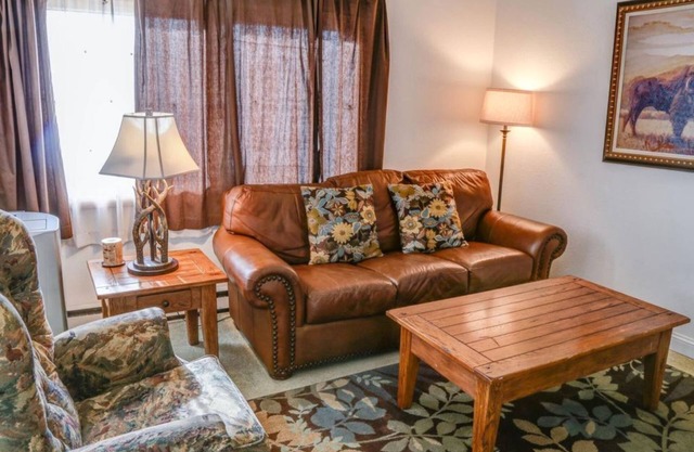 Conveniently located in Bozeman w/vintage features - Let the Sun Shine on Main Street!