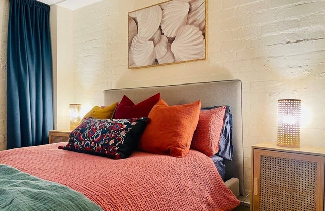 Converted warehouse suite 17min from CBD