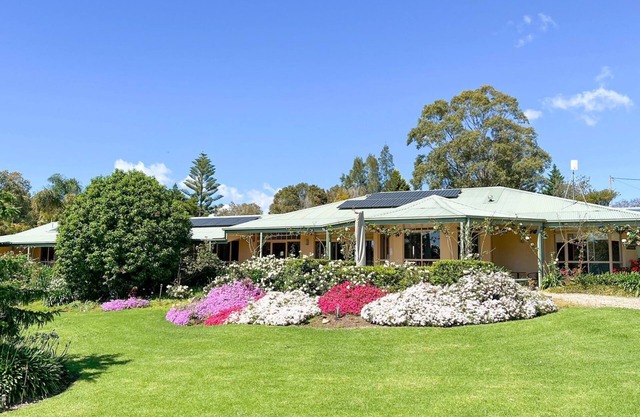 Coolaroo Beach House - Rural Bliss by the Coast