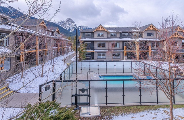 Copperstone Resort 3209 - Mountain View Suite, Welcome Home! With Underground Parking, Hot Tub, BBQ