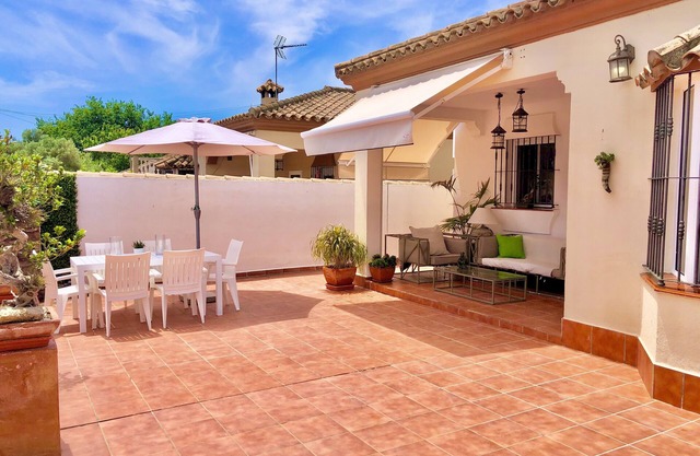 Coral Villa. Ideal for romantic getaways, family and friends 15 min from the beach