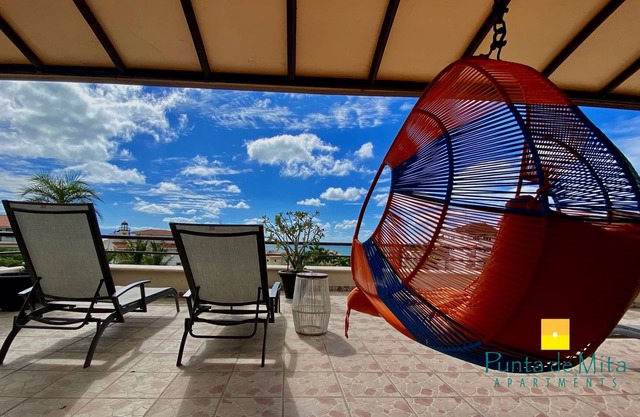 "Coral", One Bedroom Apartment. You can Walk to Beach and Restaurants.