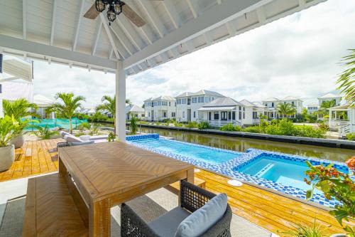 Coral Reef Casa with Private Hot Tub and Pool at Mahogany Bay