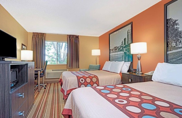 Coratel Inn & Suites Blaine - Comfort 2 Queen Bed Non-Smoking
