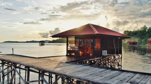 Coriana Dive Resort