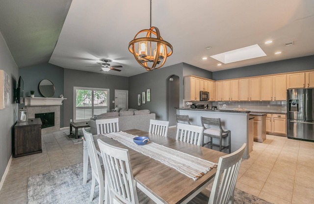 Corinth Cozy Escape: 3BR Delight