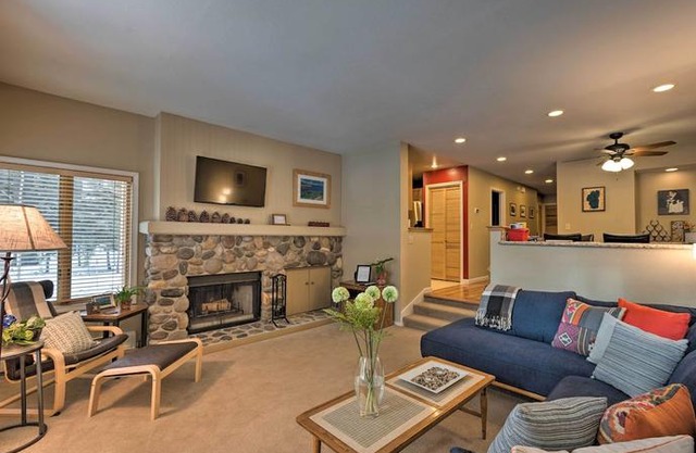 Corner-Unit Condo Steps To Incline Village Beach!