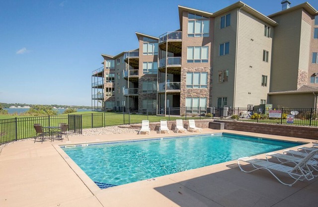 CORONADO 400- TOP FLOOR BRIDGES BAY CONDO