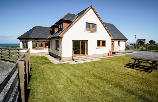 CORSEWALL CASTLE FARM LODGES, family friendly in Kirkcolm