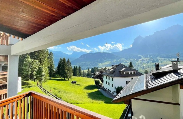 Cortina chalet with spectacular panoramic terrace and views + private garage