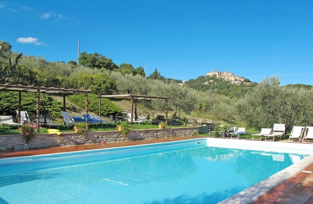 Cosy apartment for 2 guests with WIFI, pool, pets allowed and parking