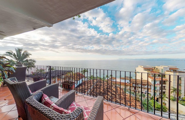 Costa de Oro - Casa Conchas Chinas 2BD Condo for rent in Conchas Chinas, Puerto vallarta