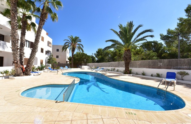 Costamar 13: large apartment with pool near the sea of Es Pujols