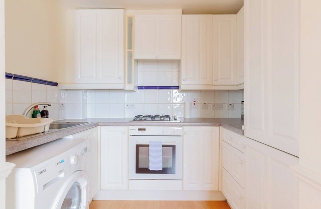 Cosy 1BD Flat, City Views and Easy Transport Links