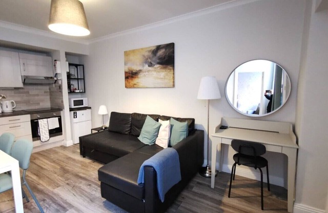 Cosy 1bed apartment with nice patio and Fast WIFI