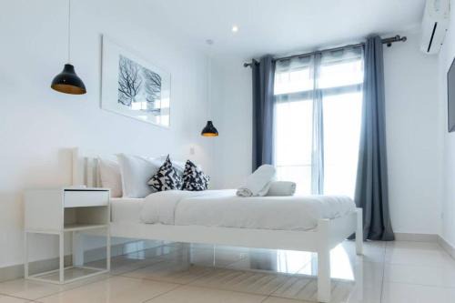 Cosy 2 Bed at Embassy Gardens