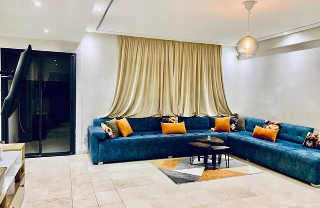 Cosy 80 m² apartment with terrace, balcony, 5 min from Hassan II mosque