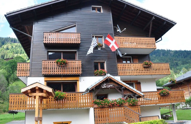 Cosy apartment for 4 people with WIFI, TV, balcony, pets allowed, panoramic view and parking