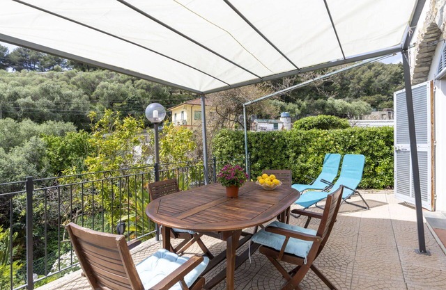 Cosy apartment for 4 guests with pool, WIFI, TV, terrace, panoramic view and parking