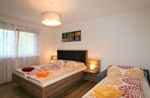 Cosy apartment for 5 people with WIFI, TV, terrace and parking