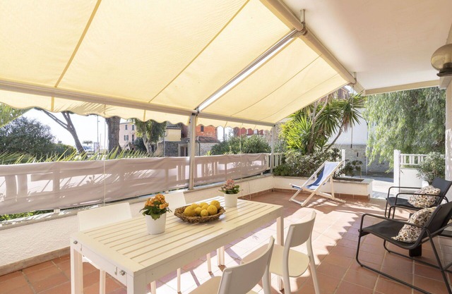 Cosy apartment for 6 people with WIFI, TV, terrace and pets allowed