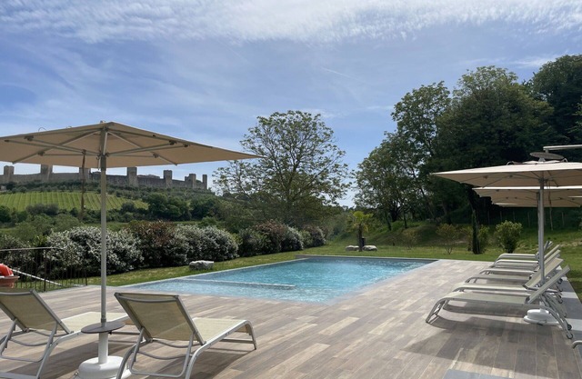 Cosy apartment for 2 people with pool, WIFI, A/C, TV and pets allowed, close to Siena