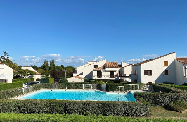 Cosy apartment for 4 guests with pool, WIFI, TV and balcony