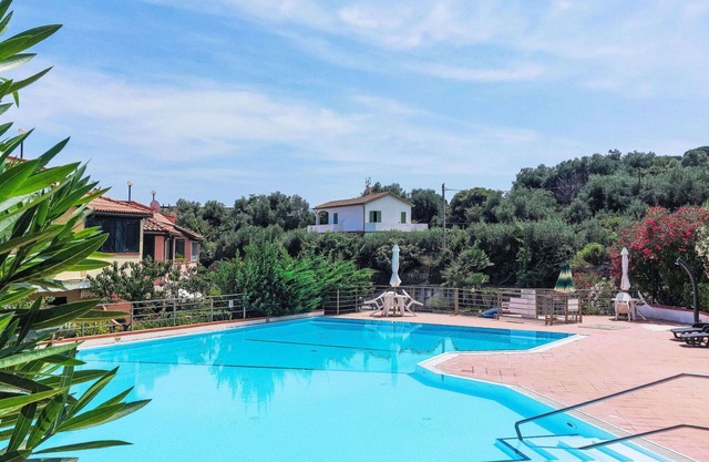 Cosy apartment for 6 guests with pool, WIFI, TV, terrace and parking