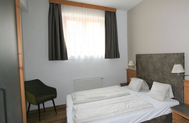 Cosy apartment for 12 people with WIFI, pool, TV, terrace and pets allowed