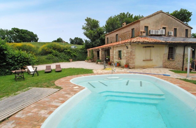 Cosy apartment for 2 people with A/C, WIFI, pool, TV, patio, pets allowed and panoramic view