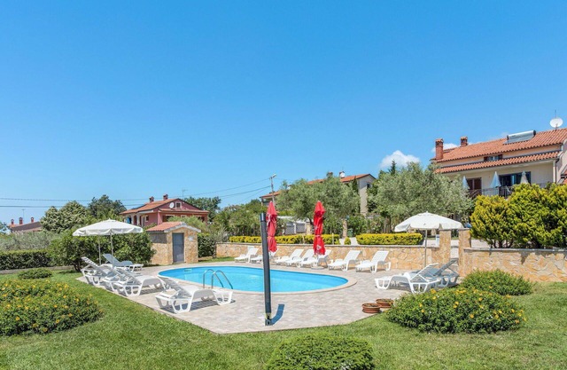 Cosy apartment for 3 guests with WIFI, pool, TV, terrace and parking