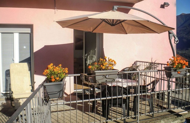 Cosy apartment for 4 guests with WIFI, TV, terrace, pets allowed and parking