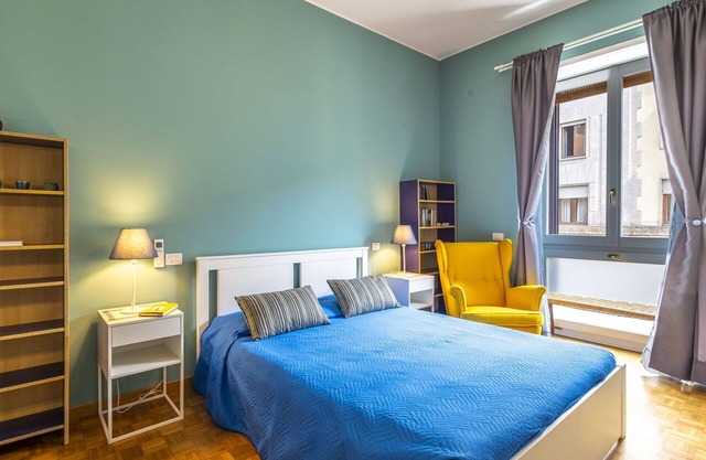 Cosy apartment for 4 guests with WIFI, A/C, TV, balcony and parking