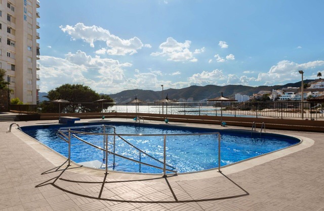 Cosy apartment for 4 people with pool, WIFI, TV and balcony