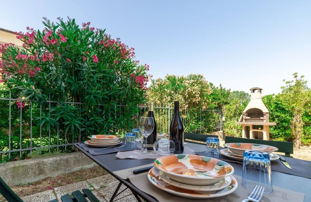 Cosy apartment for 4 people with WIFI, TV and patio, close to Porto Recanati